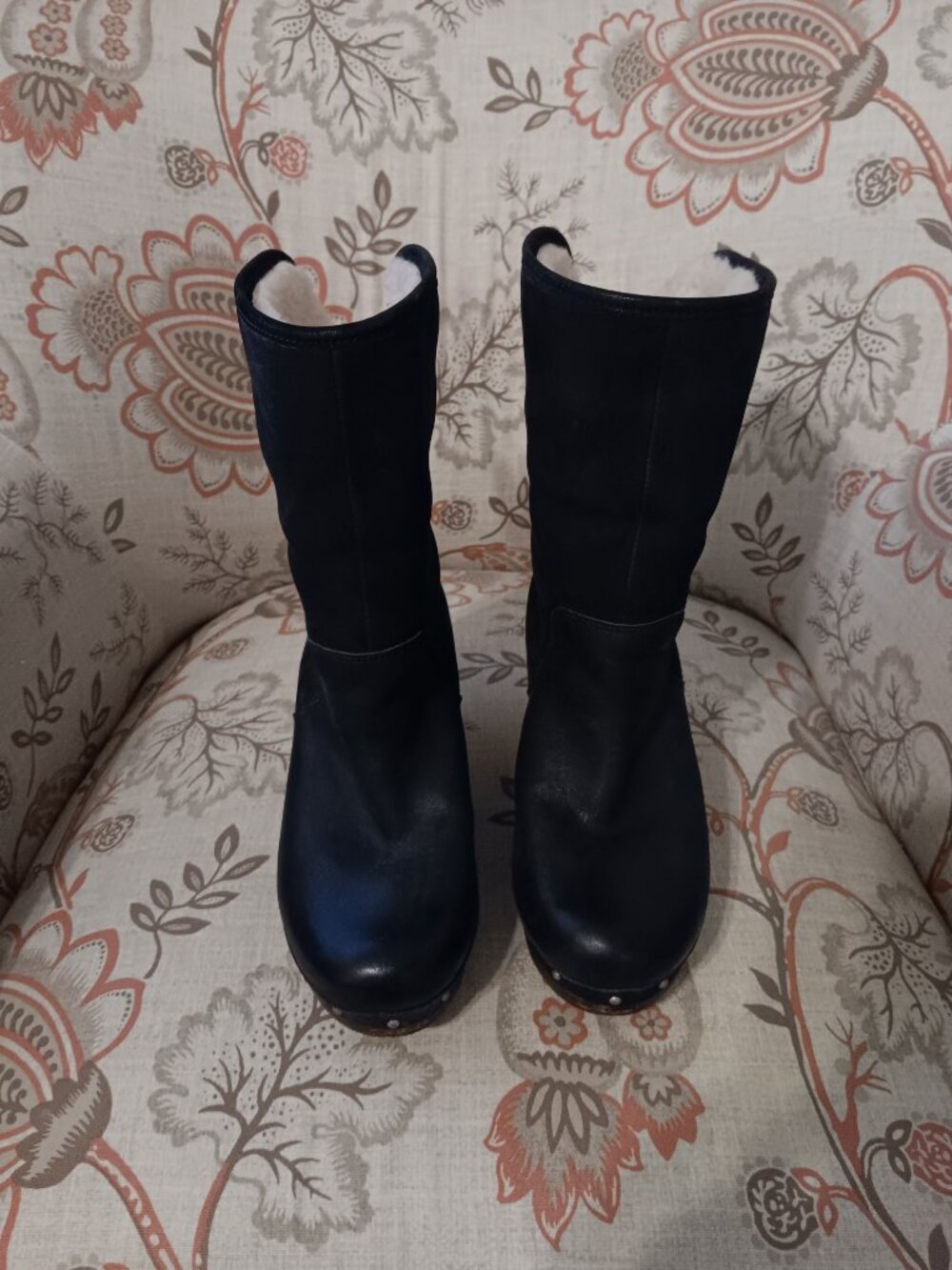 UGG clog boots / black / woman size 7 - Picture 5 of 7